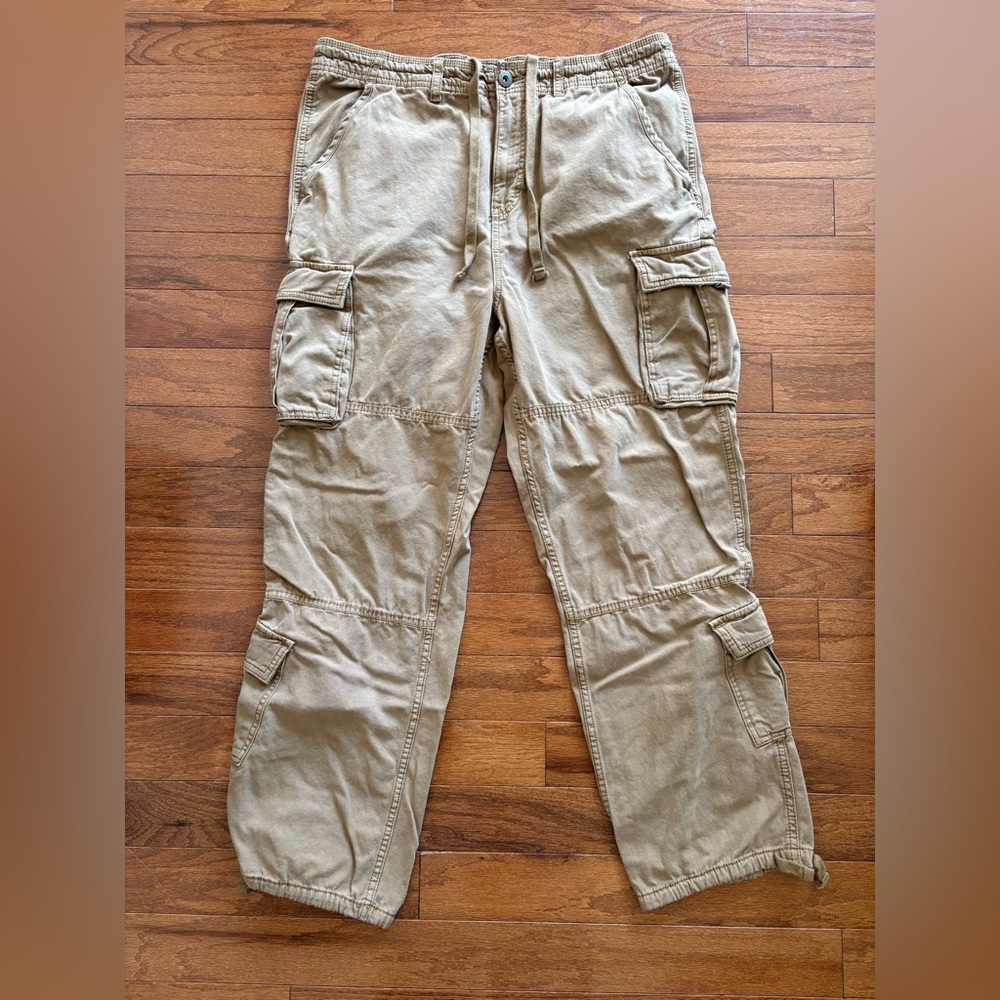 Aeropostale Men's Khaki Cargo Pants